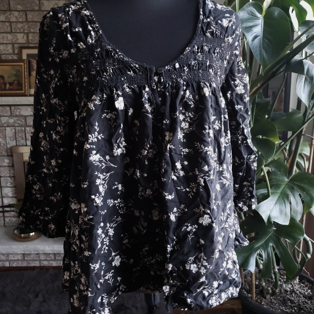 RALPH LAUREN Black and White Floral Top